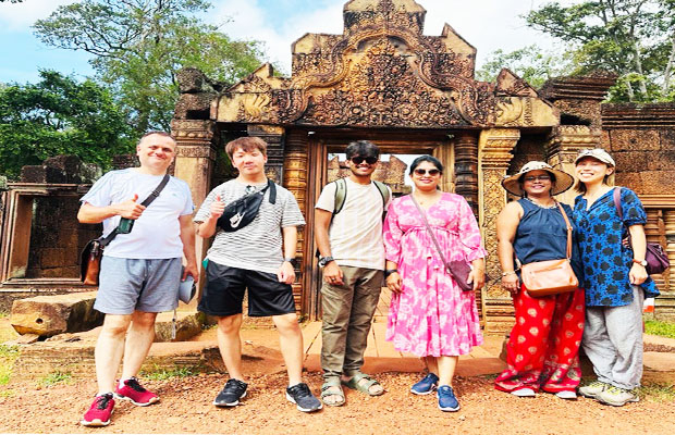 Angkor Highlight Sunrise Guided Tour & Banteay Srei